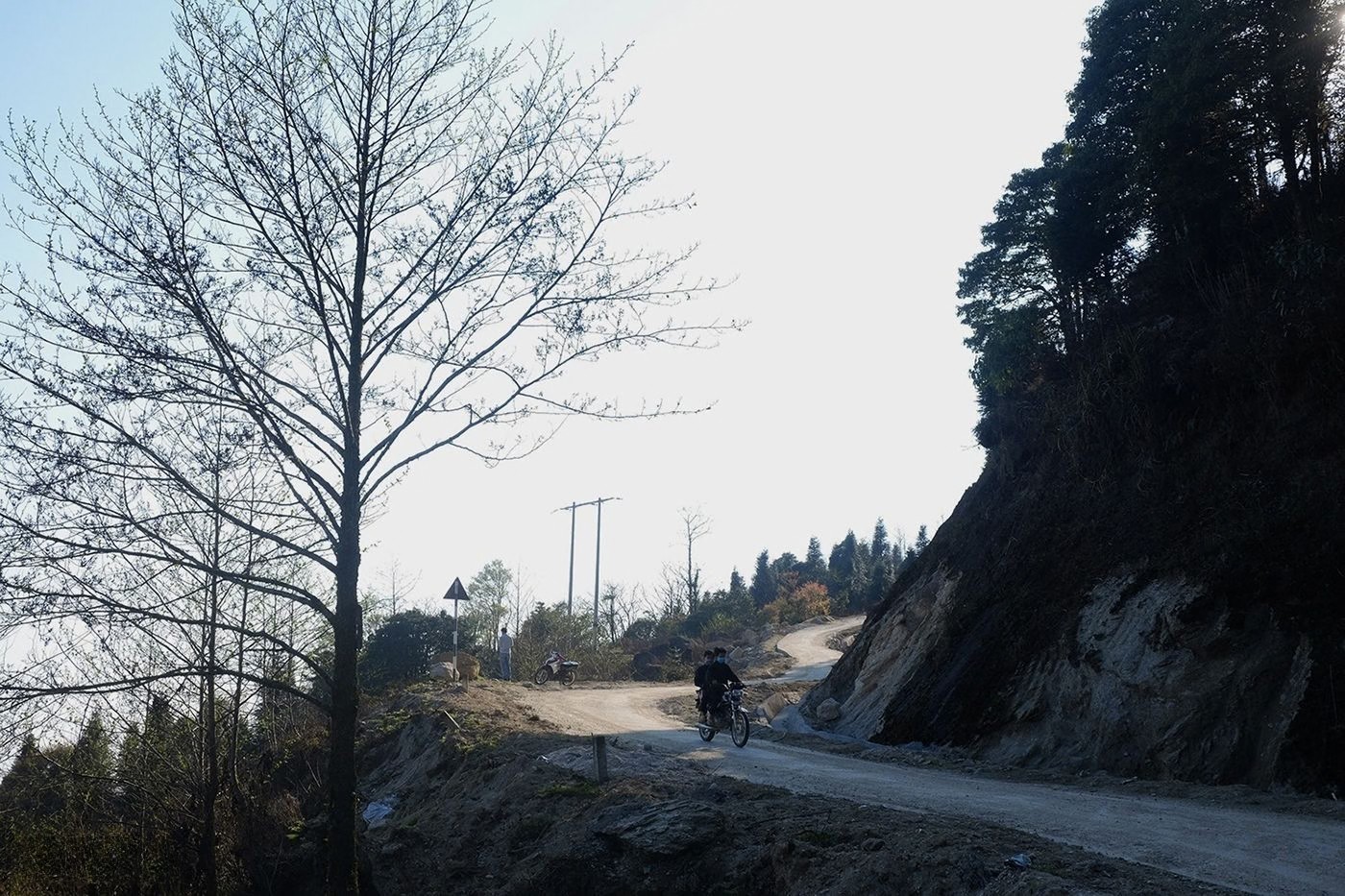 Núi Chín Tầng Thang: Hành trình săn mây chạm tới thiên đường nơi biên viễn Hà Giang