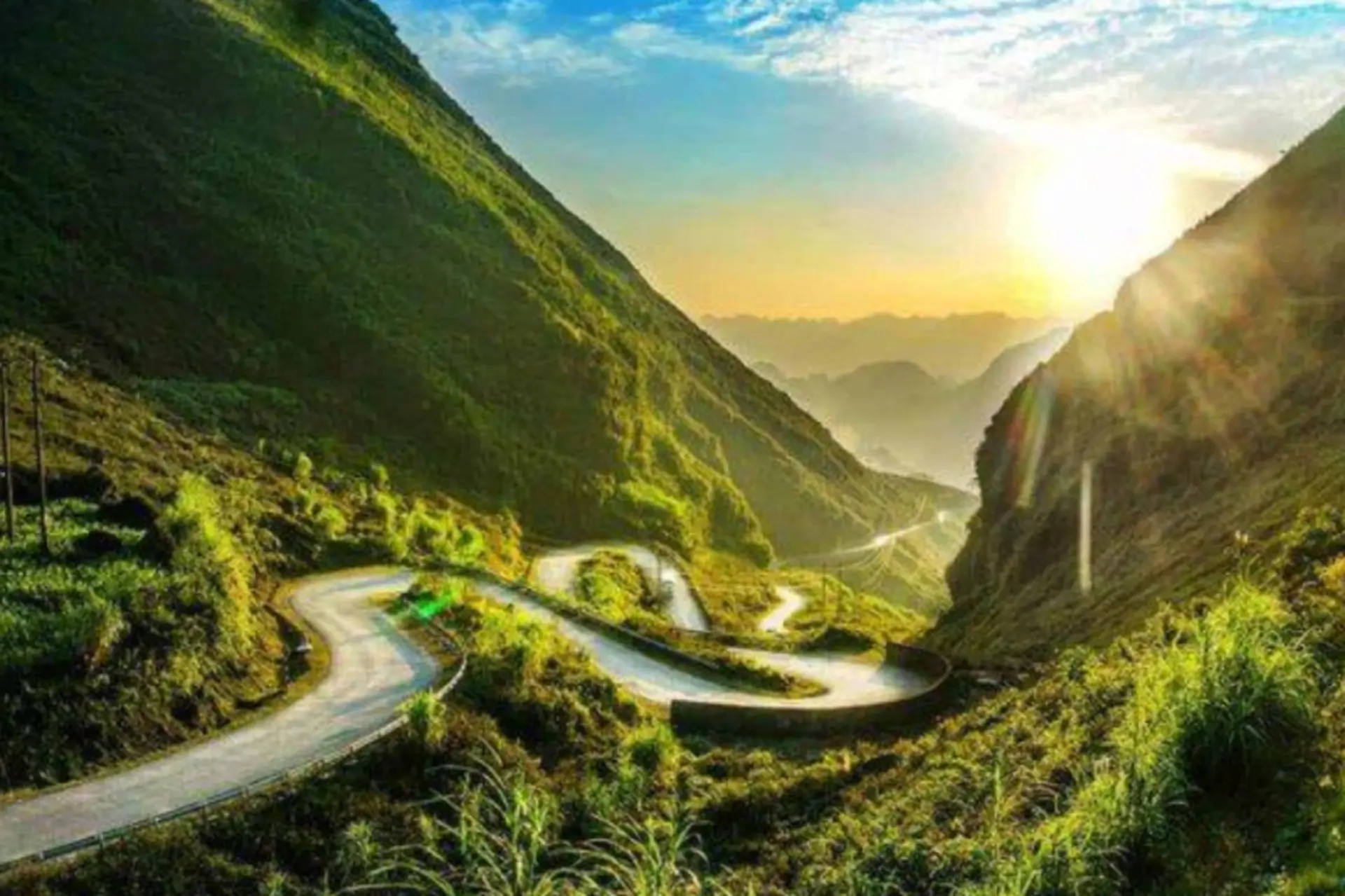 Dốc Thẩm Mã có gì hấp dẫn để trở thành cung đường khiến du khách mê mẩn?