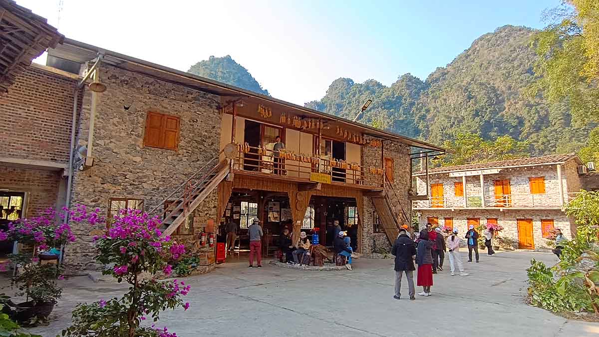 Làng HMông Pả Vi có gì hấp dẫn khiến du khách mê mẩn khi đến Hà Giang?