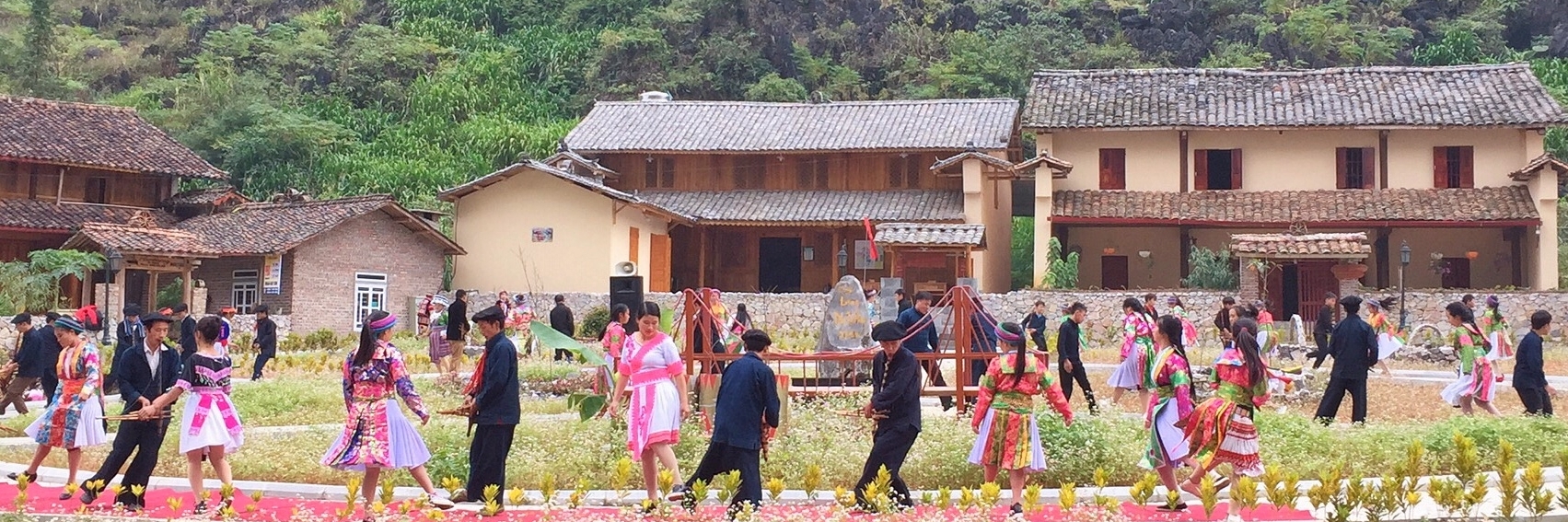 Làng HMông Pả Vi có gì hấp dẫn khiến du khách mê mẩn khi đến Hà Giang?