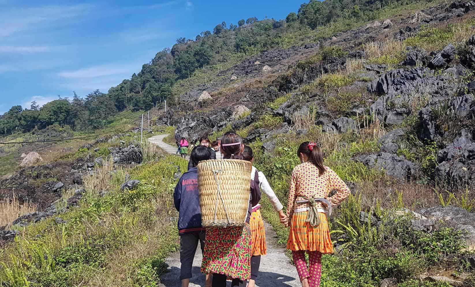 Làng Sảo Há: Khám phá “ngôi làng địa ngục” đầy mê hoặc giữa cao nguyên đá Hà Giang