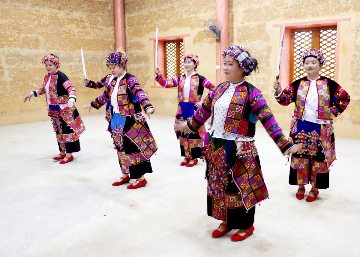 Người Lô Lô ở Hà Giang có gì đặc biệt khiến du khách say mê khám phá?