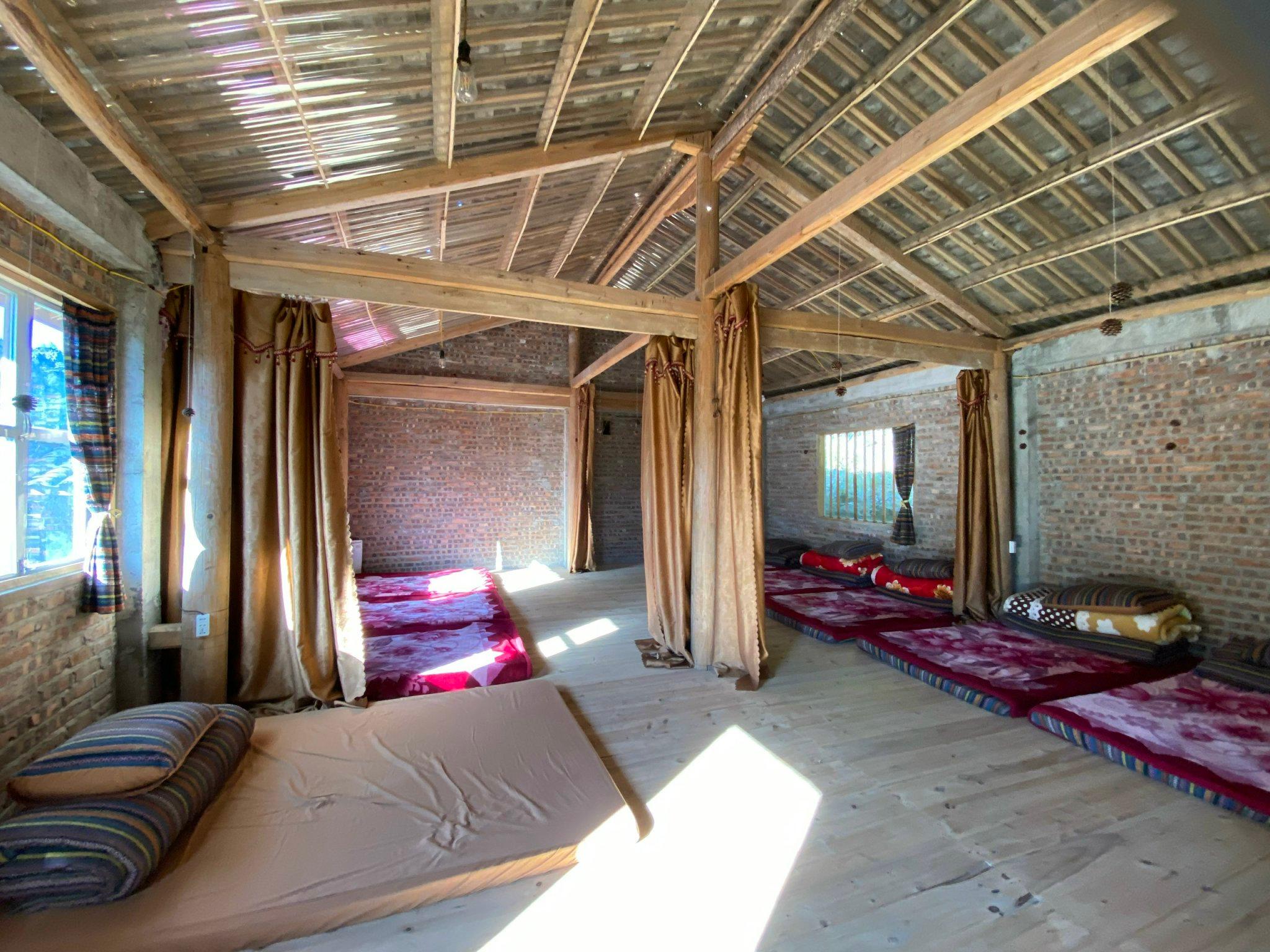 Nhà cổ Lao Xa Hà Giang có gì đặc biệt khiến dân du lịch mê mẩn?