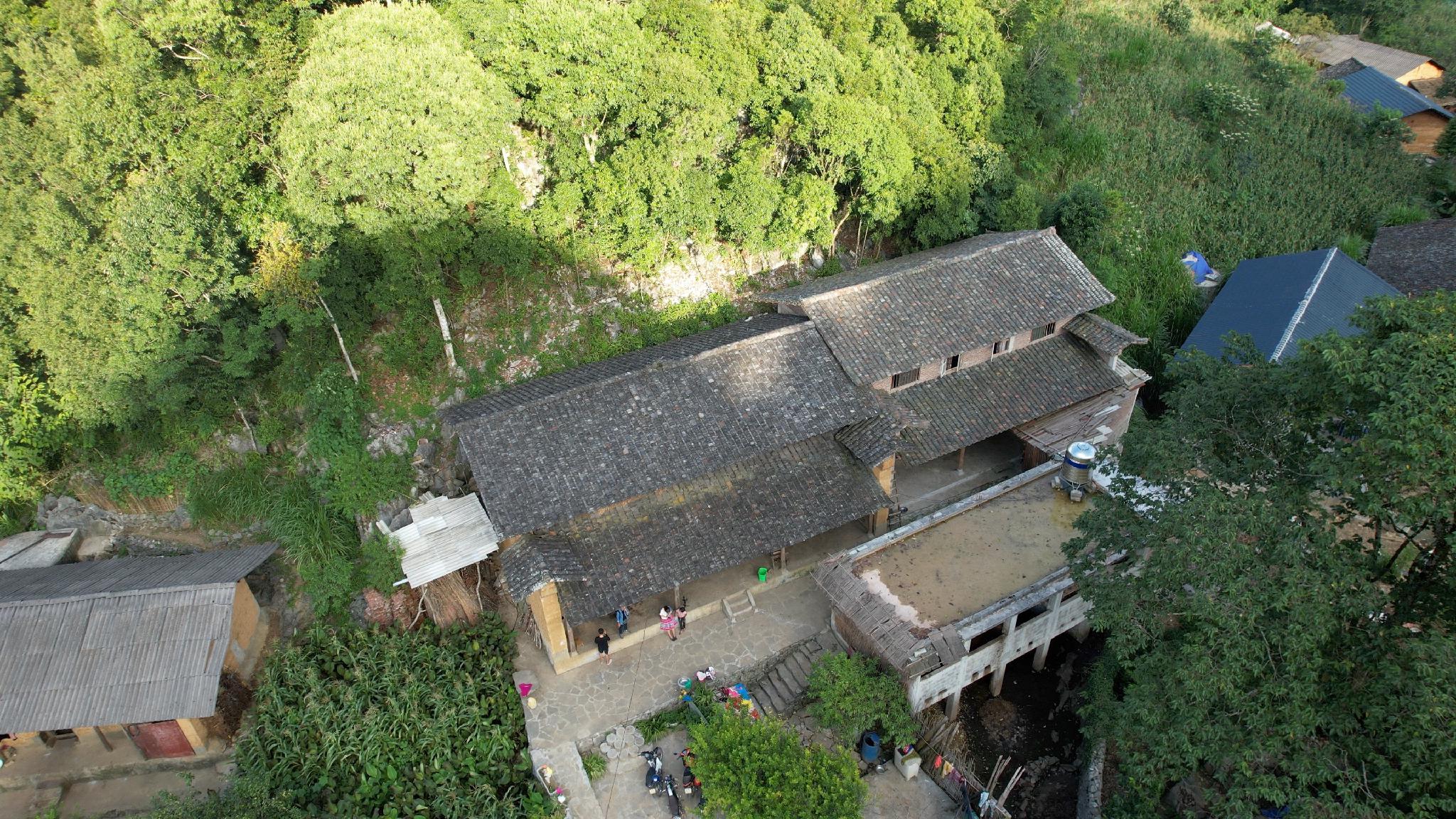 Nhà cổ Lao Xa Hà Giang có gì đặc biệt khiến dân du lịch mê mẩn?