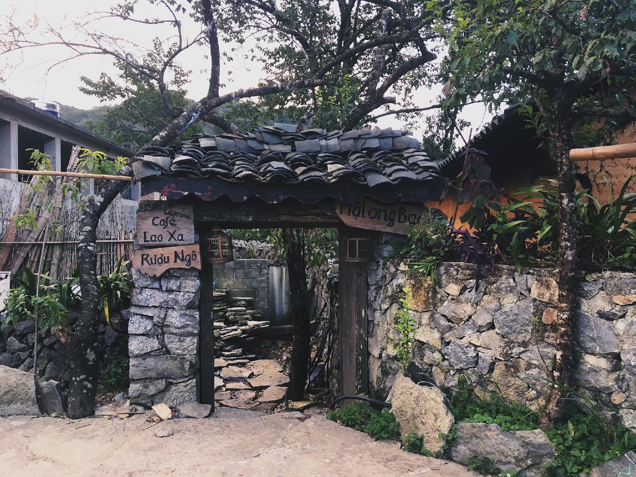 Nhà cổ Lao Xa Hà Giang có gì đặc biệt khiến dân du lịch mê mẩn?