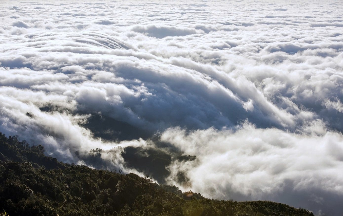 Núi Chín Tầng Thang: Hành trình săn mây chạm tới thiên đường nơi biên viễn Hà Giang