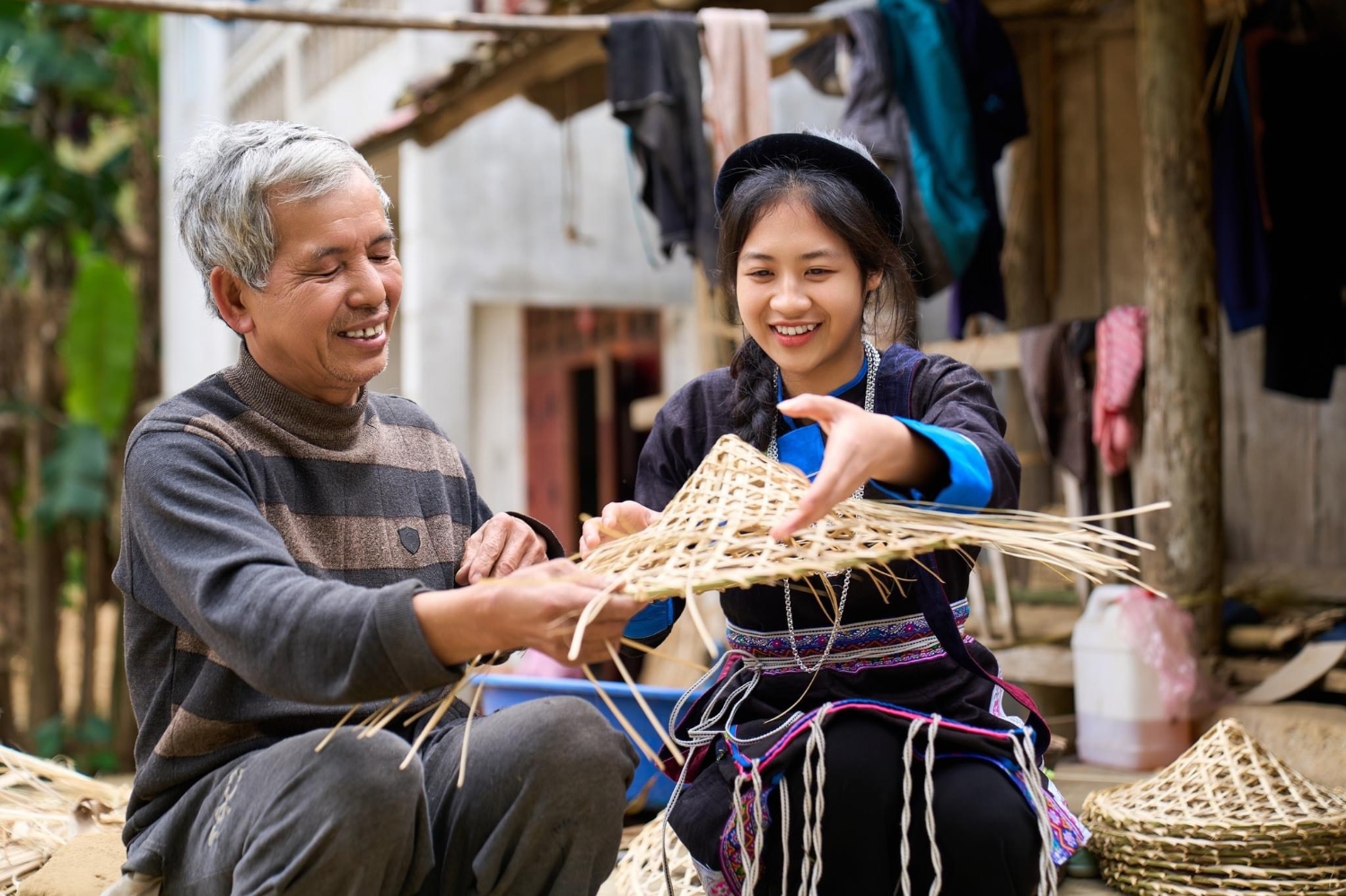 Làng làm nón lá Hoàng Diệu Cao Bằng: nét riêng nón chúp xà