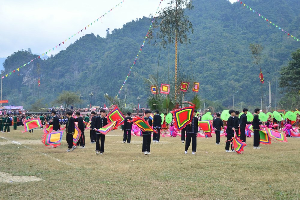 Lễ hội Lồng Tồng Cao Bằng: hiểu hội xuống đồng trước chuyến xuân