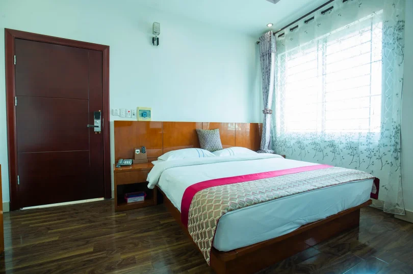 Sơn Tùng Cao Bằng: chọn phòng ở Hồng Việt để tiện khám phá phố đi bộ