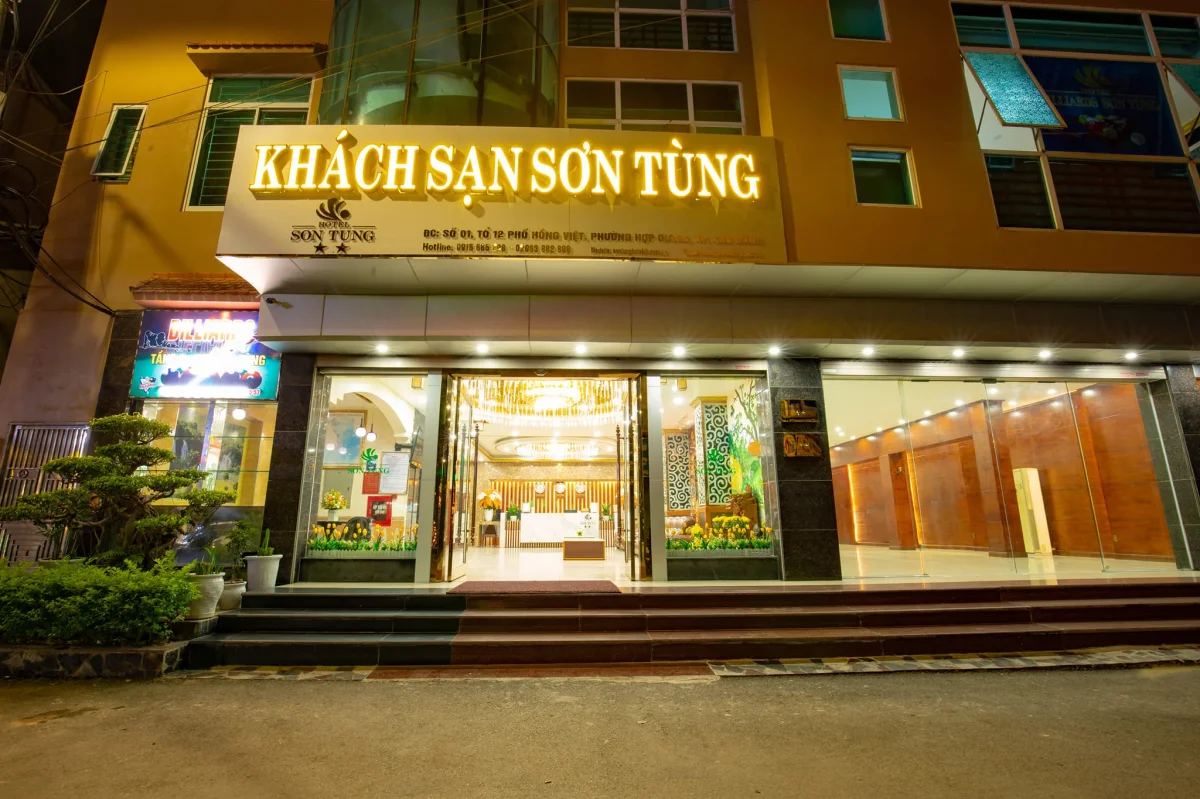 Sơn Tùng Cao Bằng: chọn phòng ở Hồng Việt để tiện khám phá phố đi bộ